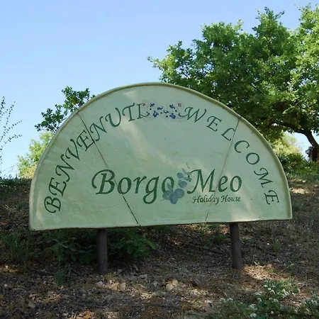 Borgomeo Holiday House * كورتْشّانو