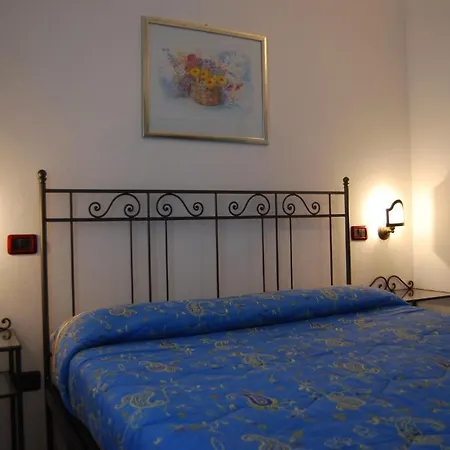 Borgomeo Holiday House * كورتْشّانو